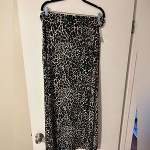 GILLI. Stitch Fix Morgana knit maxi skirt. Size XL. NWT. Dark green/brown print.